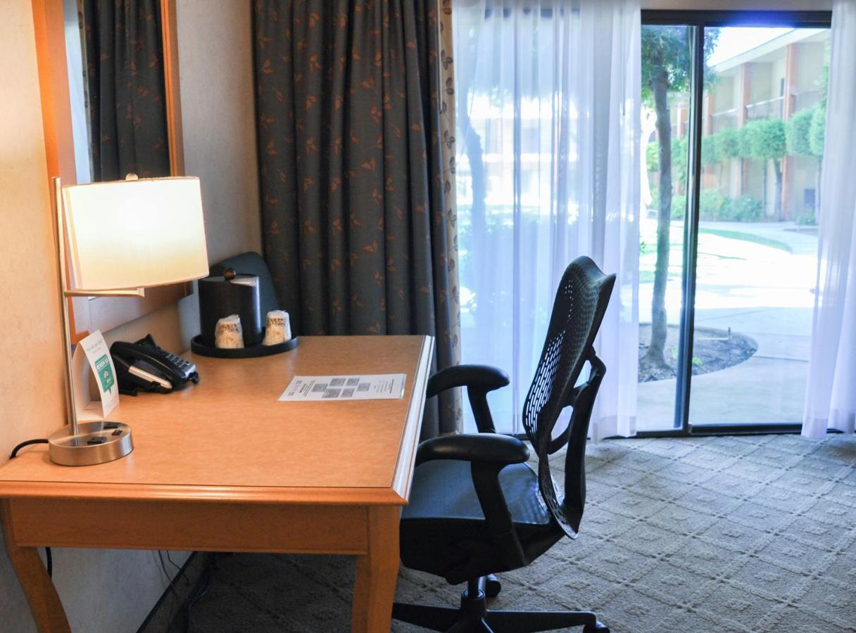 Hotel Piccadilly Airport