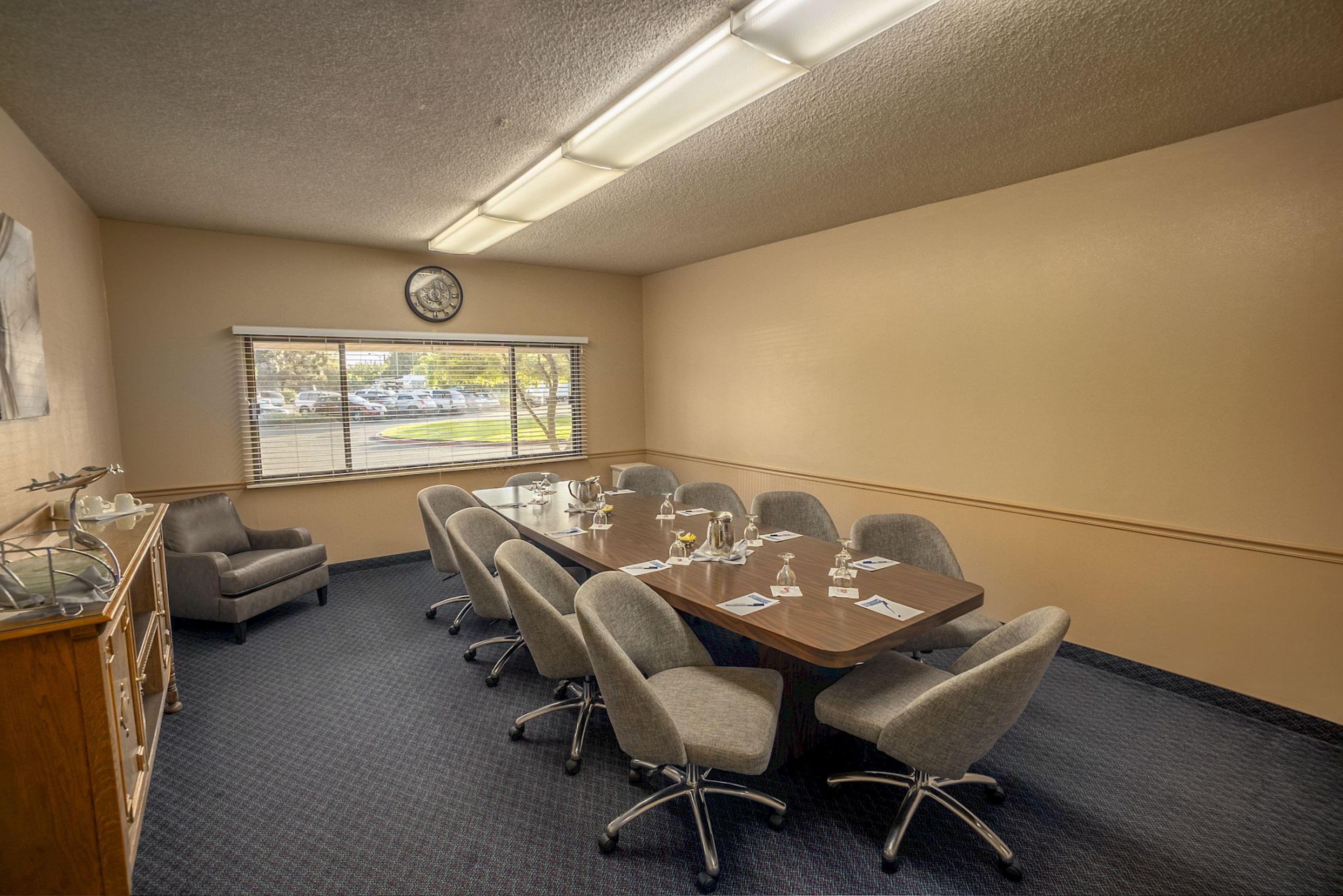 Piccadilly Airport Hotel 3*