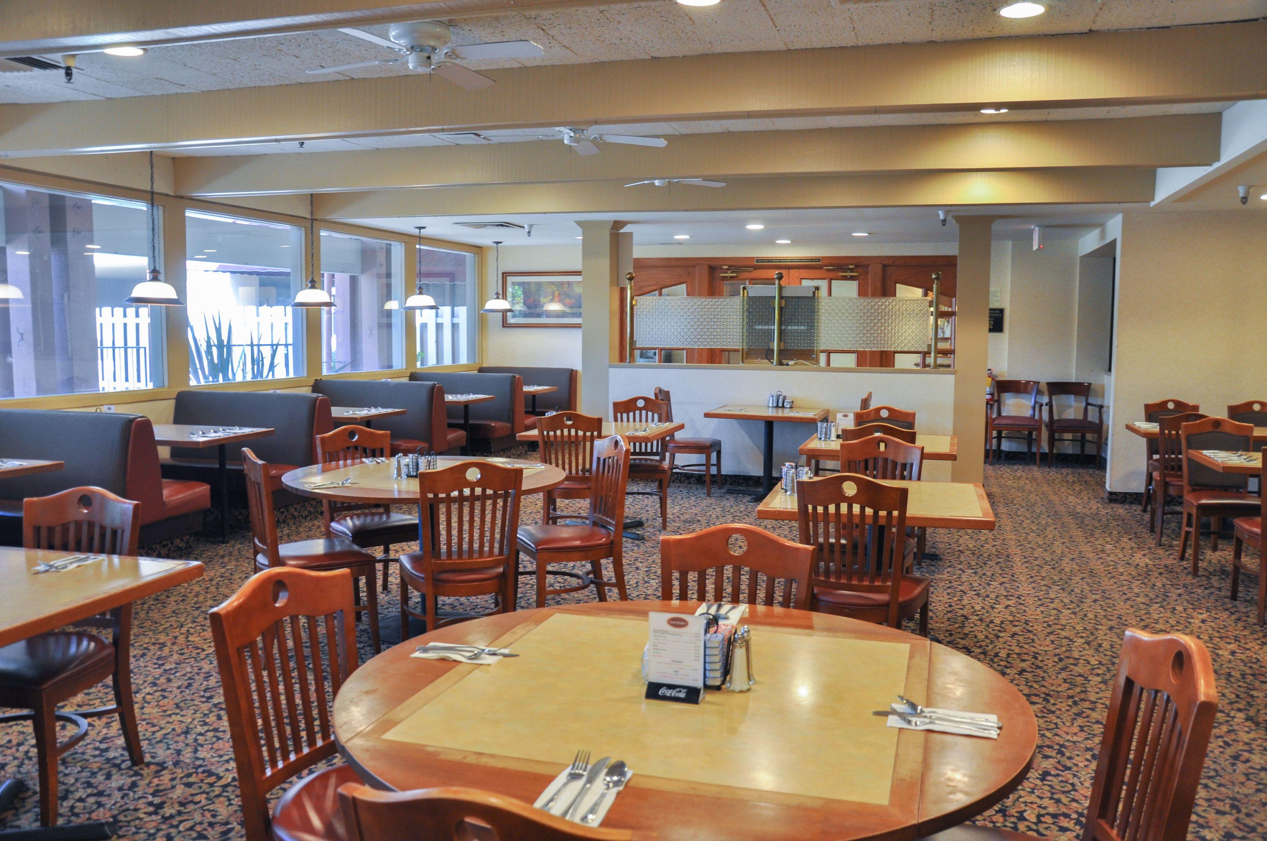 Piccadilly Airport Hotel